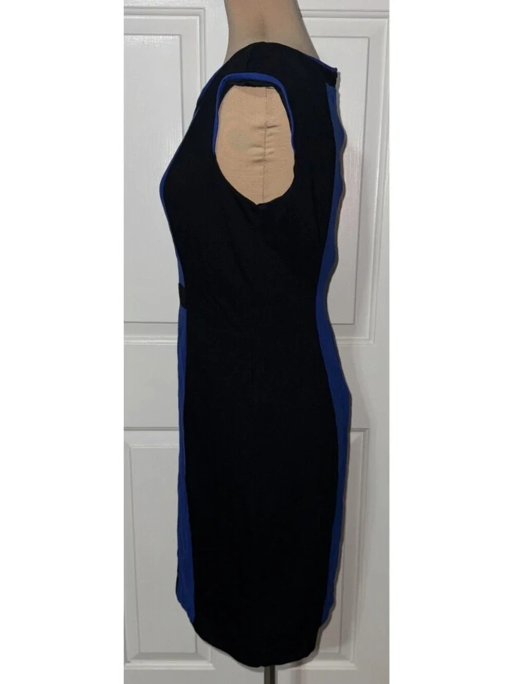 Betsey Johnson Black and Blue Color Block Dress Size 6 Sheath Retro Cap Sleeves